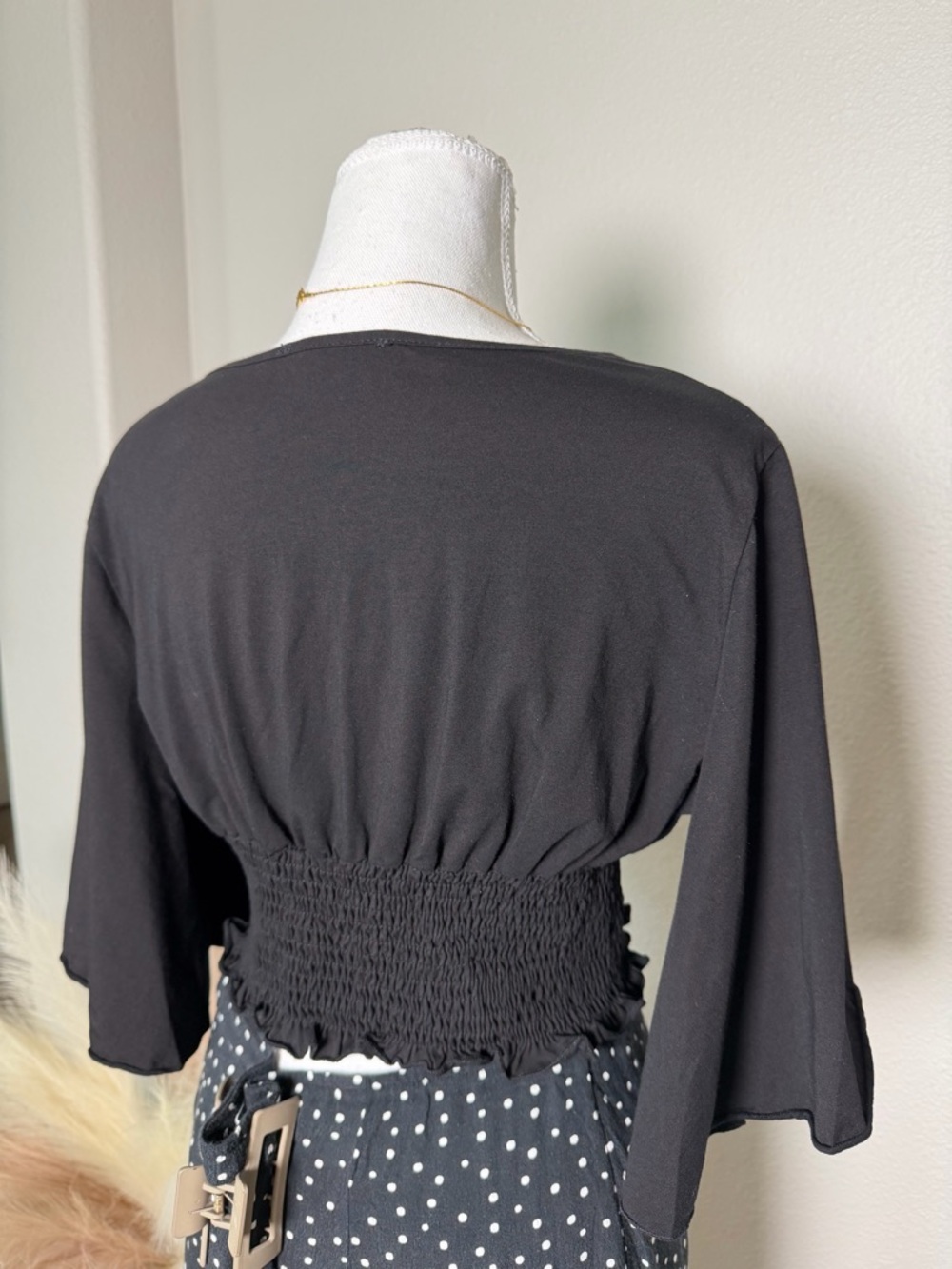Black V-Neck Flutter Sleeve Crop Top - Picture 6 of 8